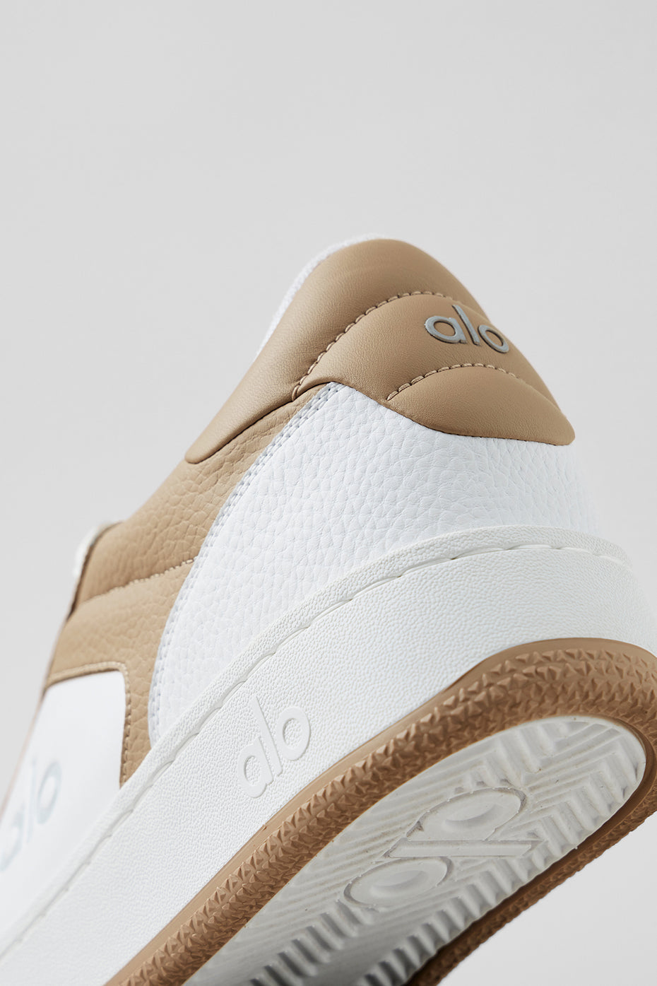 Baskets ALO Recovery Mode (unisexes) - Gravier/Blanc