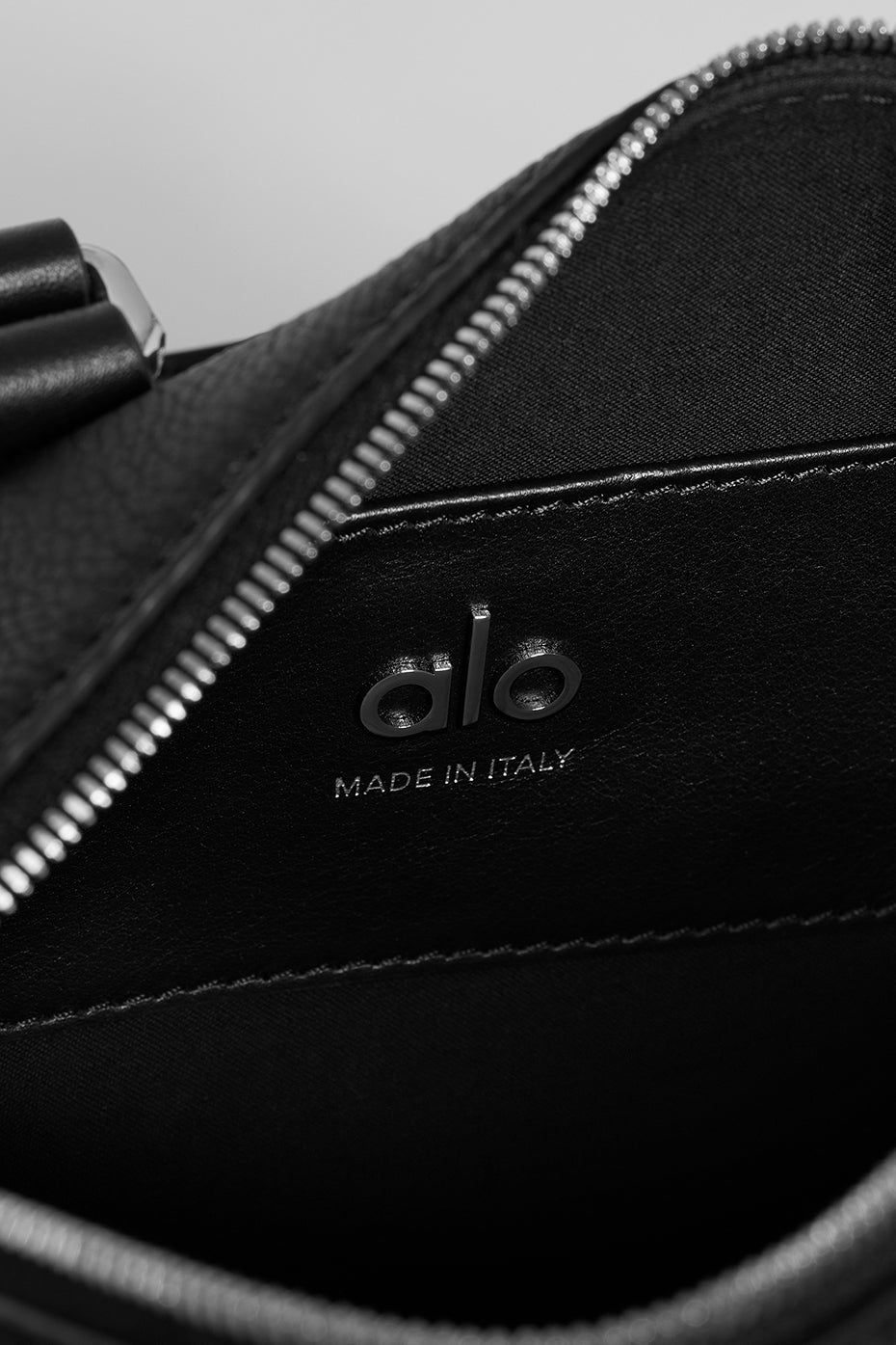 ALO Mini Voyage - Cuir noir