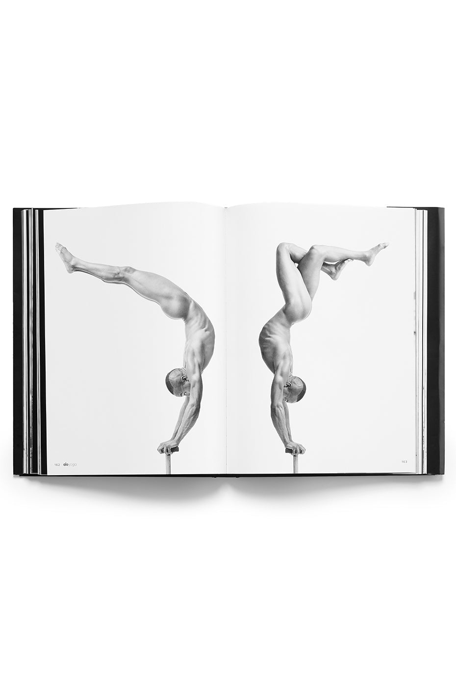 Naked Yoga, un livre d’ALO