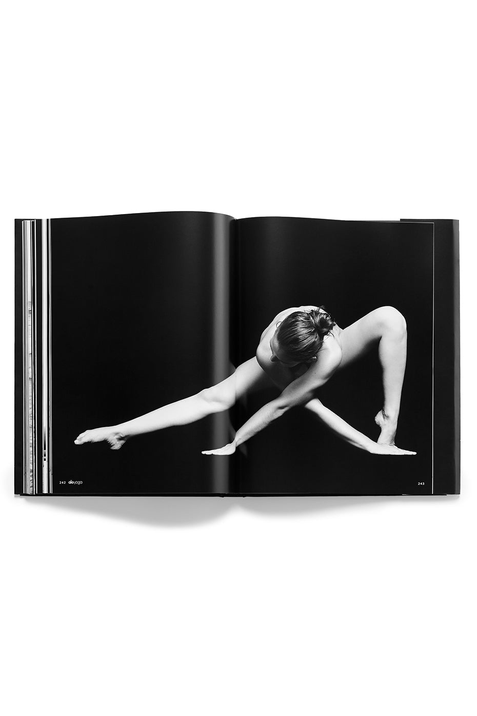Naked Yoga, un livre d’ALO