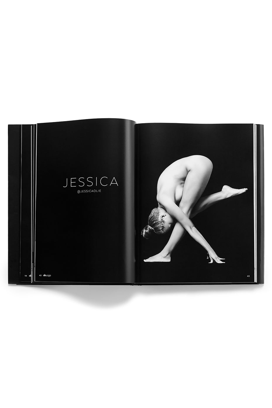 Naked Yoga, un livre d’ALO