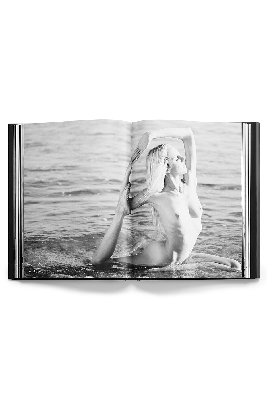 Naked Yoga, un livre d’ALO