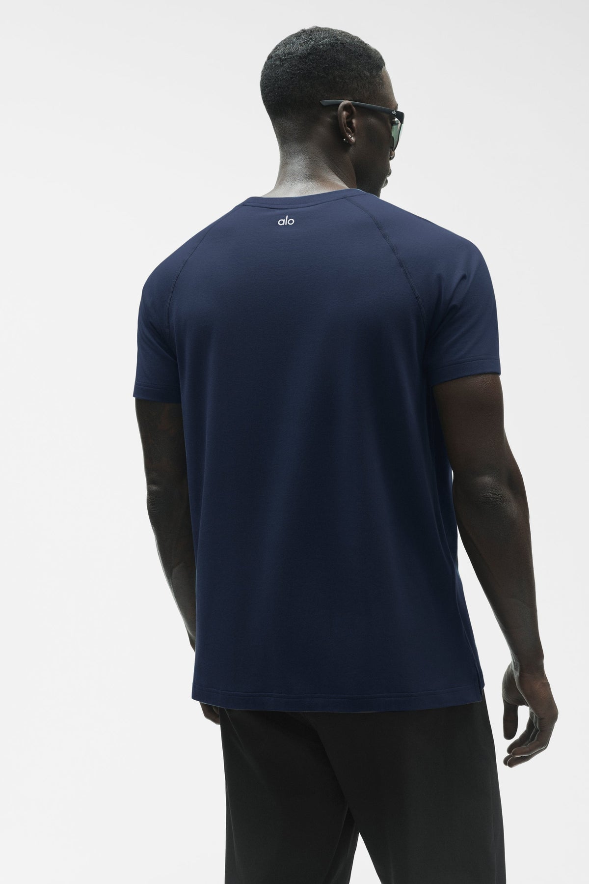 Haut à manches courtes et col rond ALO Vapor - Bleu marine