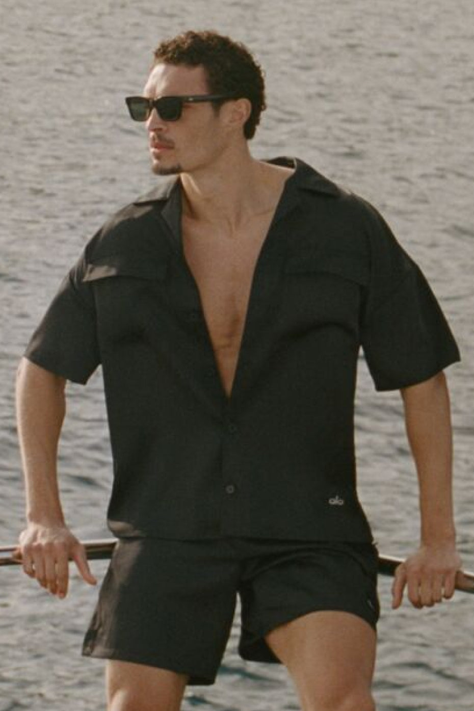 Chemise à manches courtes Horizon en satin - Noir