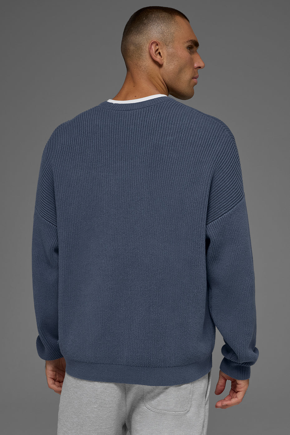 Pull à col rond Domain en maille côtelée - Bleu pierre