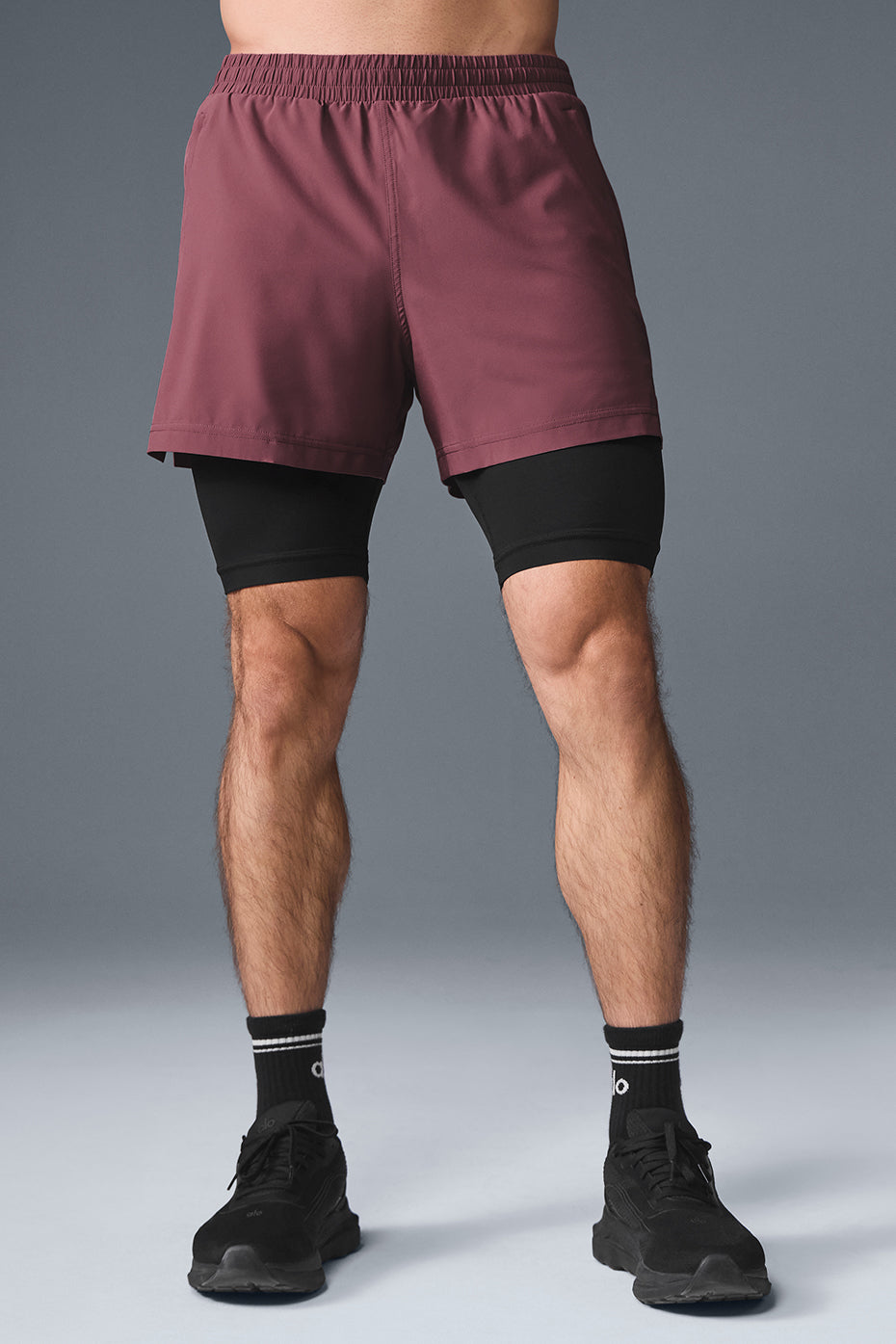 Short 2 en 1 Revival de 5 pouces - Bordeaux truffe/Noir