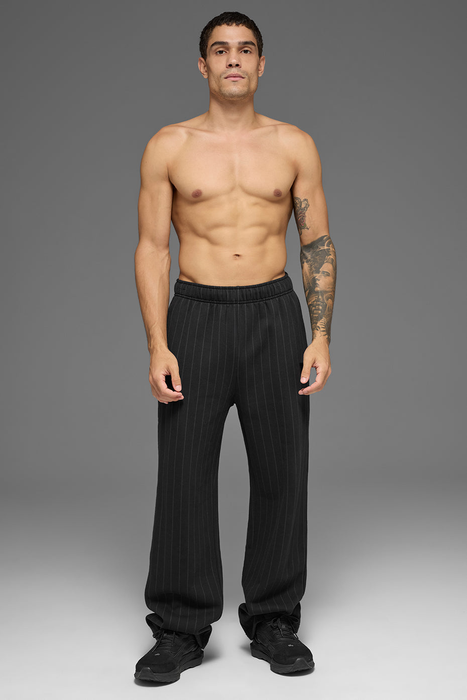 Pantalon de jogging droit à fines rayures - Noir à fines rayures