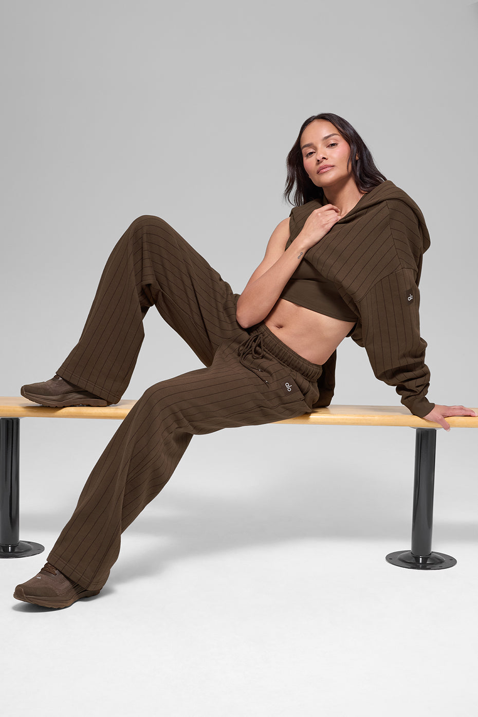 Pantalon de jogging droit à fines rayures - Espresso à fines rayures