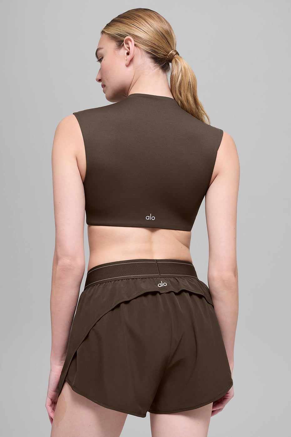 Haut à manches courtes ALO Softsculpt Capped Out - Espresso
