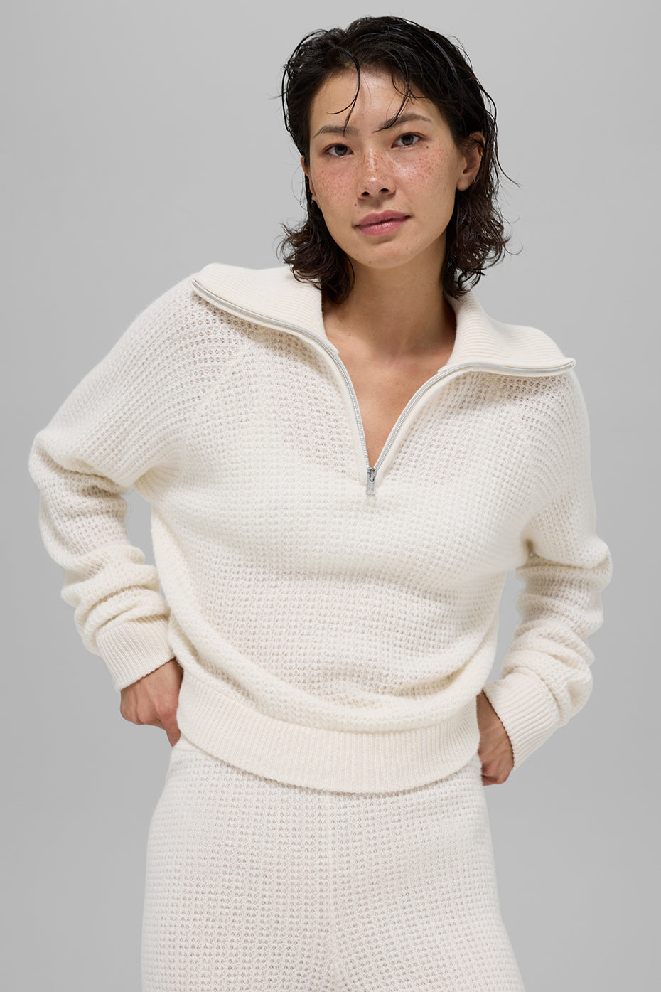 Pull à col zippé 1/4 en cachemire gaufré douillet - Ivoire