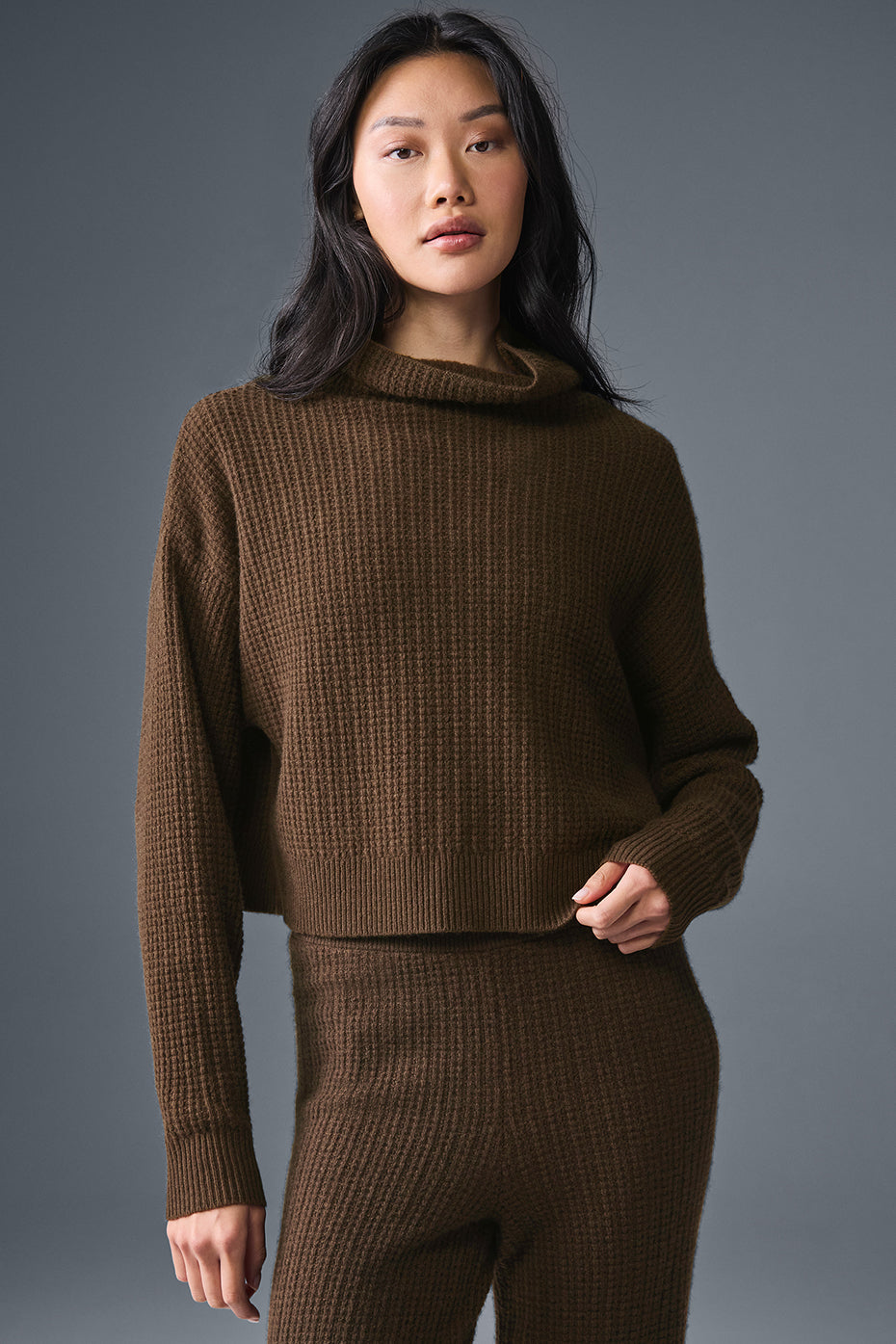 Pull à col roulé en cachemire gaufré douillet - Espresso