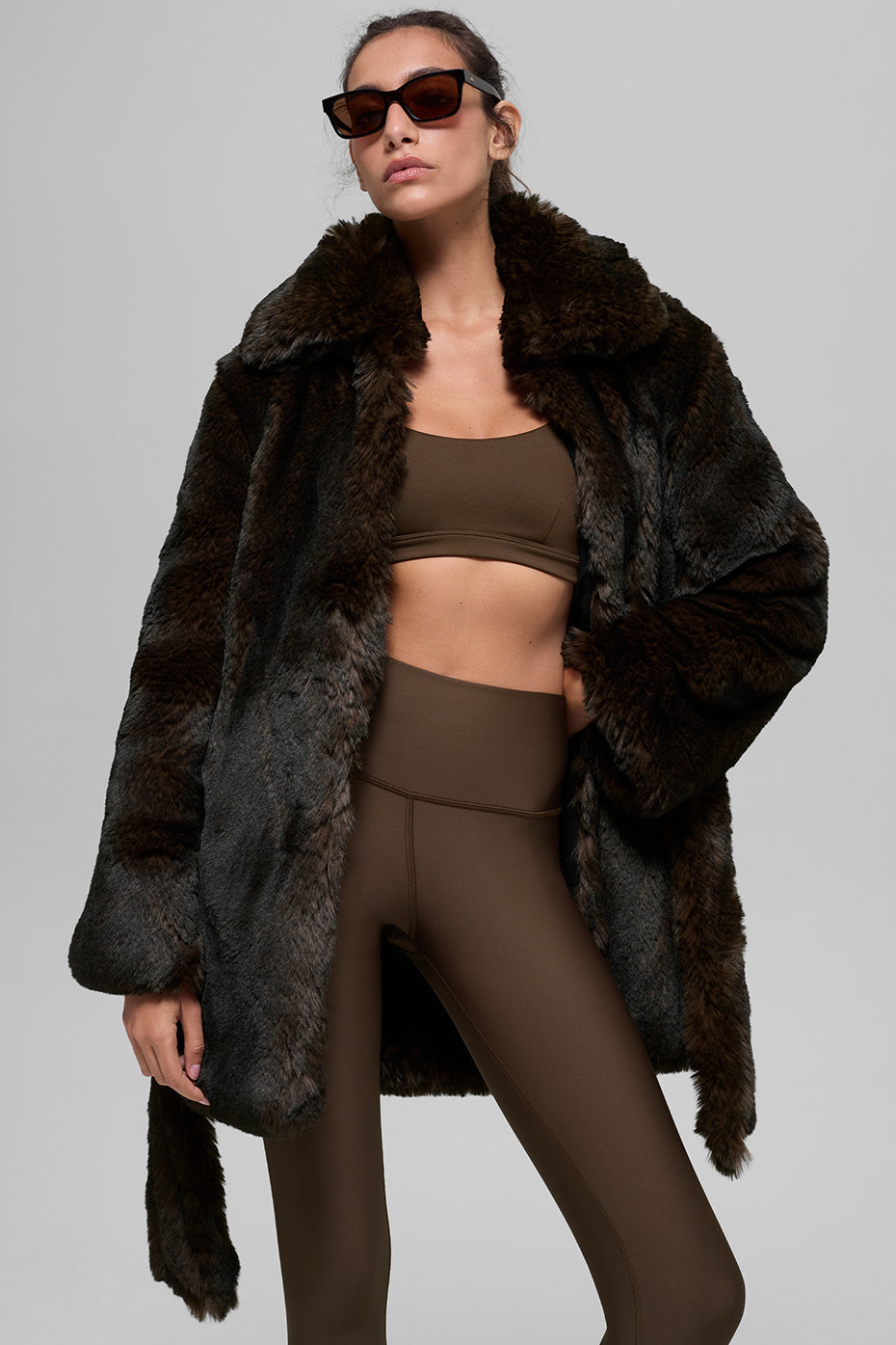 Manteau Starstruck en fausse fourrure - Brun minuit/Noir