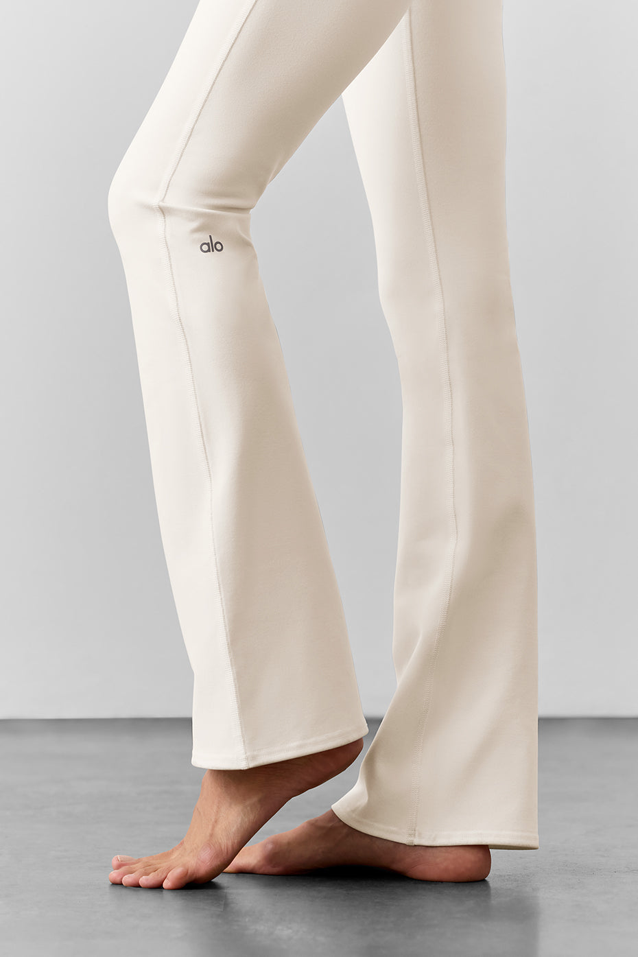 Legging taille haute Airbrush à coupe évasée (standard) - Ivoire
