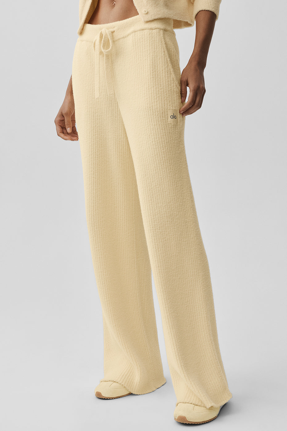 Pantalon large taille haute Snuggle Up en maille - Jaune bougie