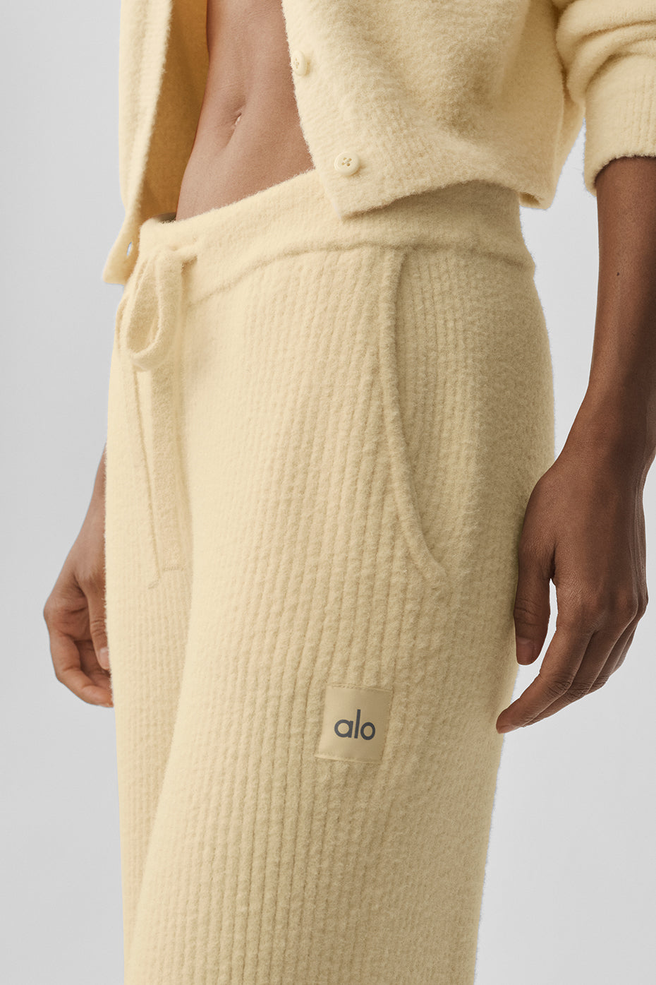Pantalon large taille haute Snuggle Up en maille - Jaune bougie