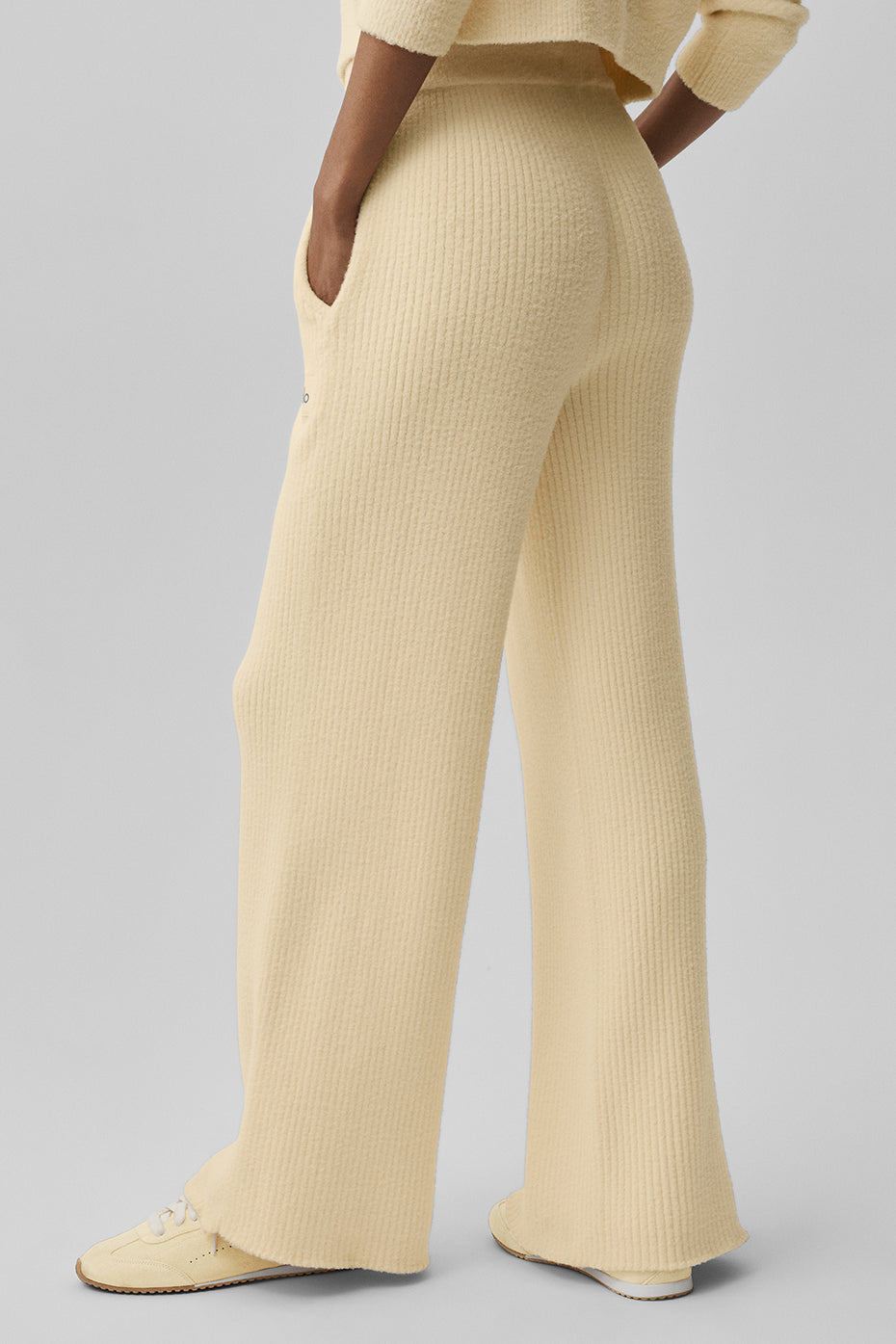 Pantalon large taille haute Snuggle Up en maille - Jaune bougie