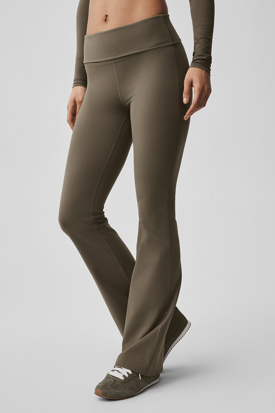 Legging évasé à taille rabattable ALO Softsculpt (standard) - Olivier