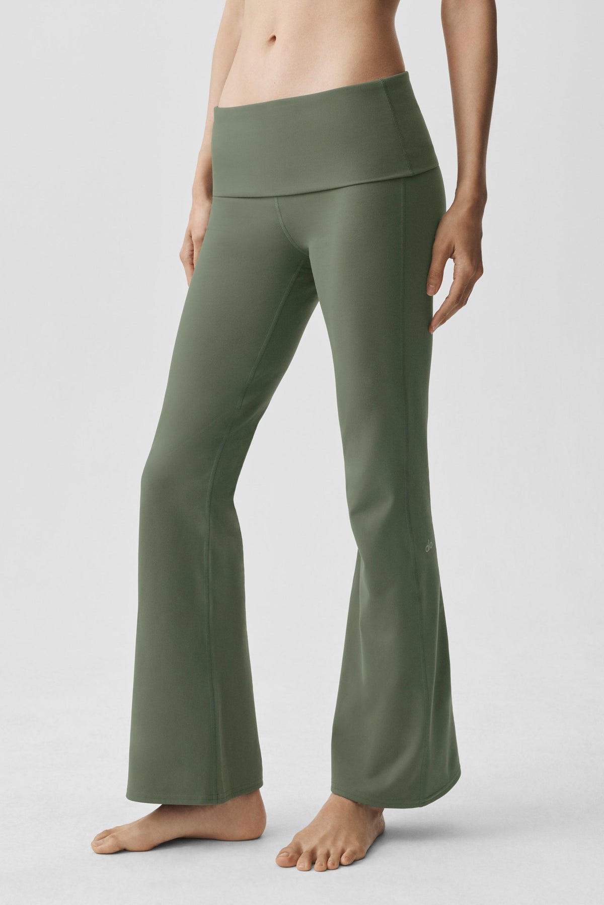 Legging évasé à taille rabattable ALO Softsculpt (court) - Vert bambou