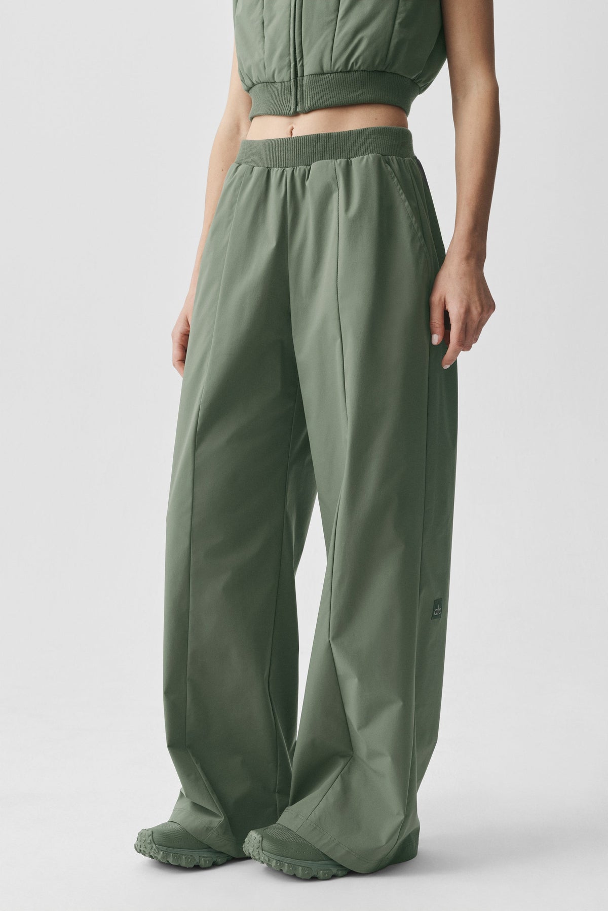 Pantalon droit taille haute Momentum - Vert bambou