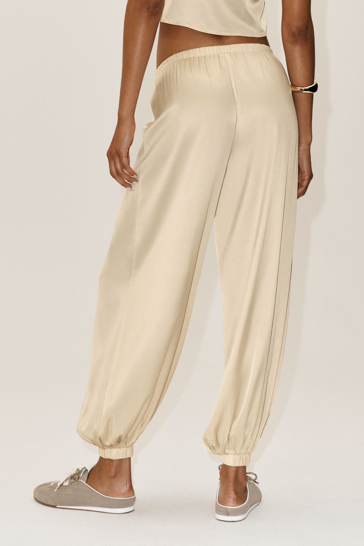 Pantalon taille haute Radiance en soie mélangée - Beige sable